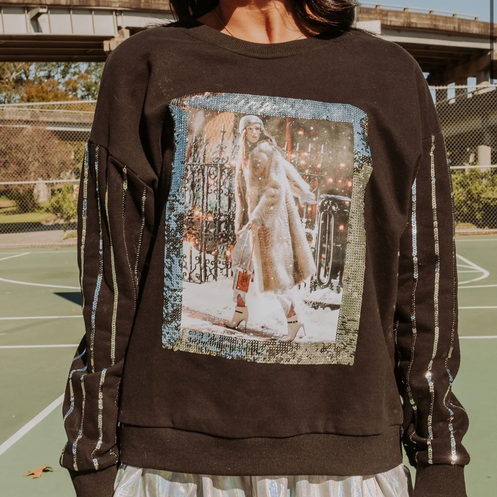 Sex and the city queen of sparkles sweatshirt. Size medium. Worn once.